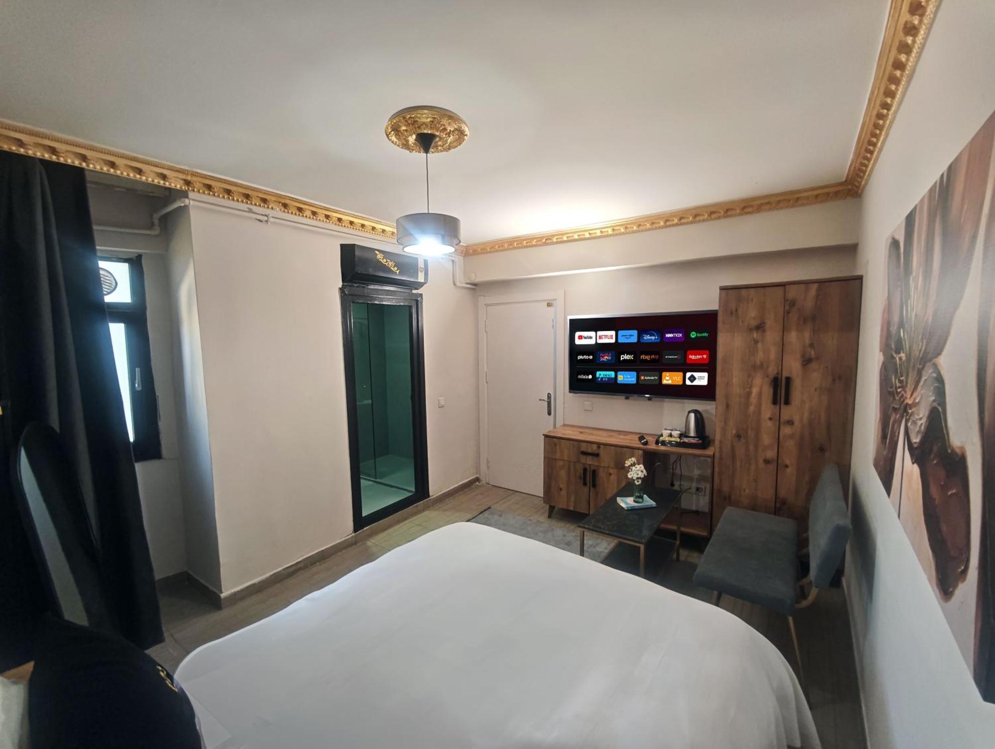 Royal Hotel Kumkapi — Photos 2